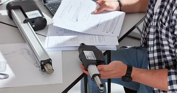 Small-scale application of compact actuators